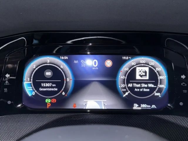 Volkswagen Golf 2.0 TDI DSG Golf VIII R-Line