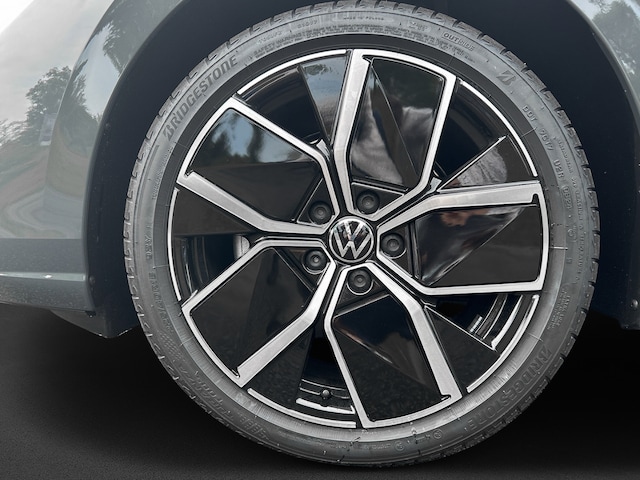 Volkswagen Golf 1.5 eTSI