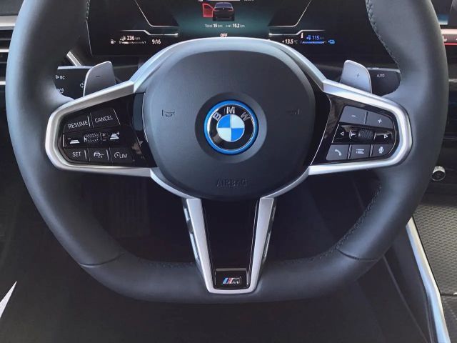 BMW 330 330e M-Sport Sedan xDrive