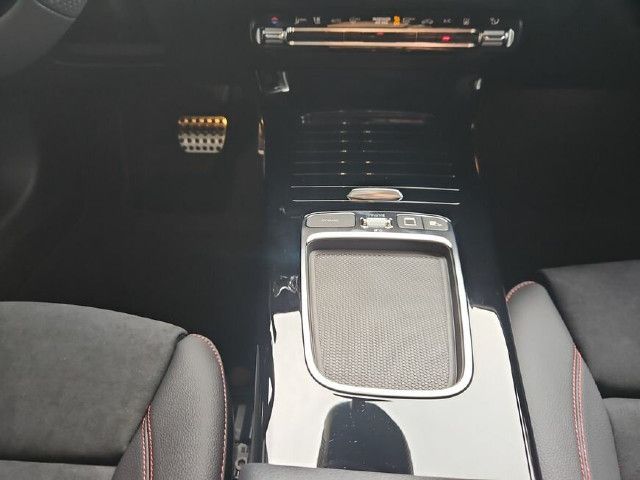 Mercedes-Benz A 200 A 200 d