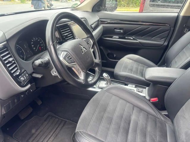 Mitsubishi Outlander 4WD PHEV