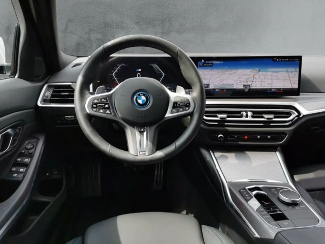 BMW 330 330e M-Sport Touring