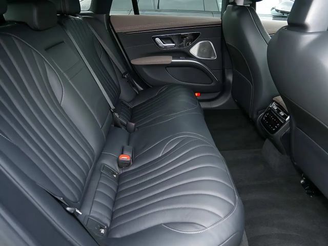 Mercedes-Benz EQS Sedan