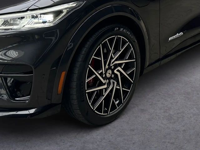 Ford Mustang Mach-E AWD GT