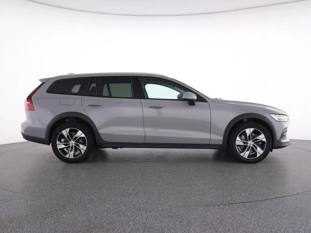 Volvo V60 Cross Country AWD Plus