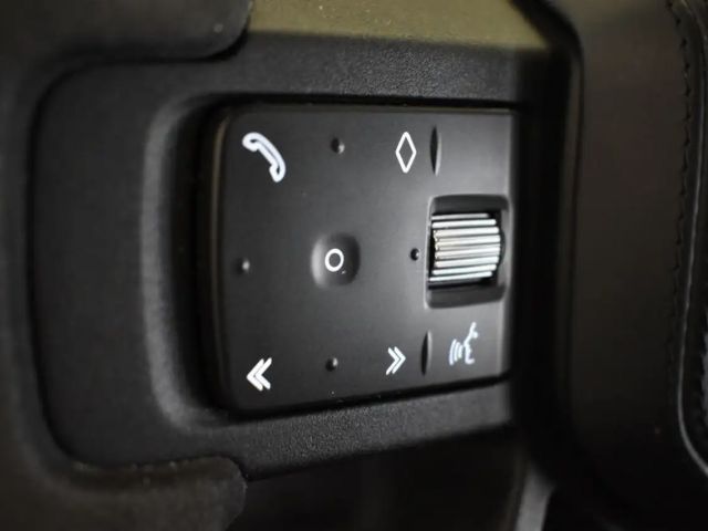 Land Rover Defender 110