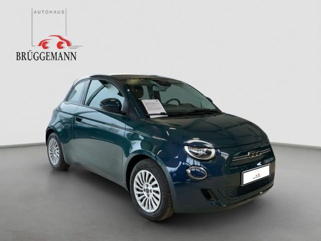 Fiat 500e Action