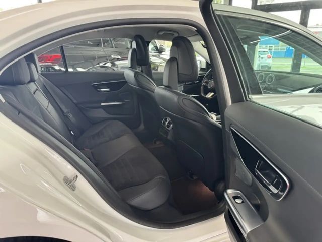 Mercedes-Benz C 180 Sedan