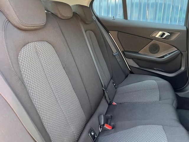 BMW 116 116i 5-deurs Sedan