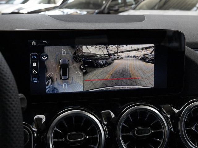 Mercedes-Benz GLA 180 AMG Line