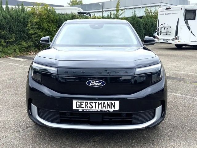 Ford Explorer Extended range RWD