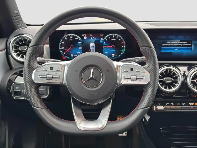 Mercedes-Benz A 250 A 250 e AMG Line