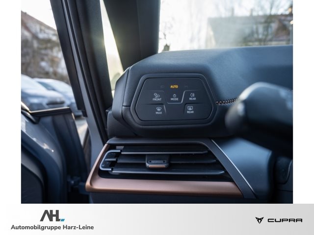 Cupra Born ALU 19''+DCC+PANO+360° KAMERA+AR HUD+KEYLESS+BEATS AUDIO+TECH M+KLIMA+NAVI