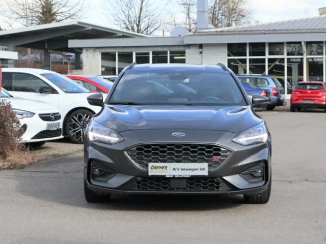 Ford Focus EcoBoost ST Line