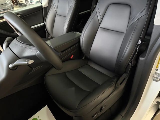 Tesla Model Y AWD Long Range