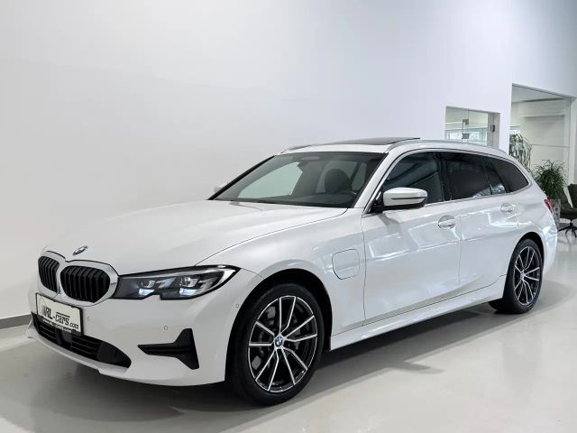 BMW 330 330e xDrive