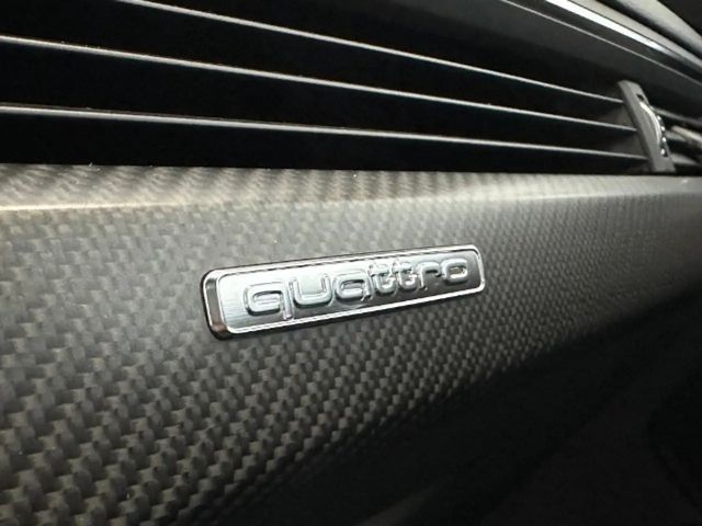 Audi RS4 Avant Competition Quattro