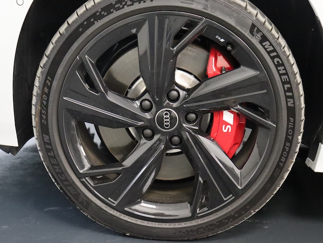 Audi A6 e-tron Avant Quattro