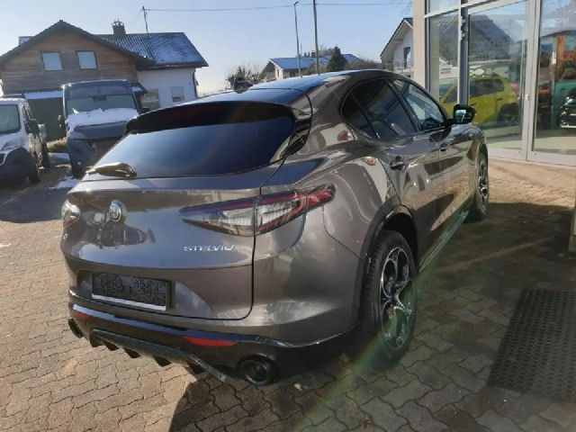 Alfa Romeo Stelvio Q4 Veloce