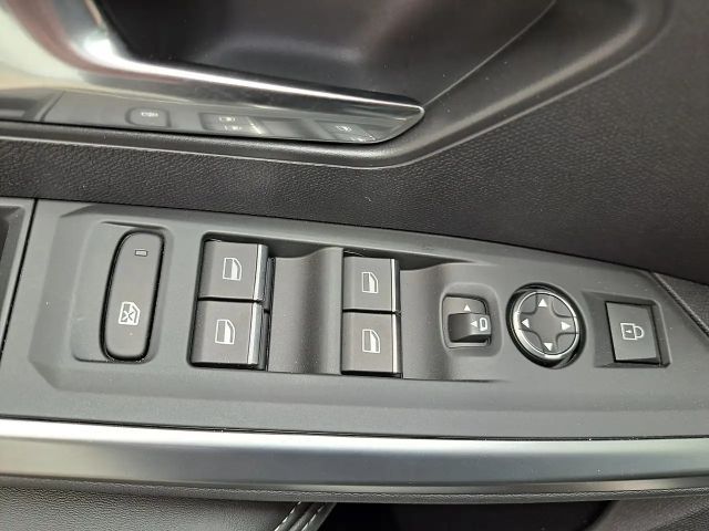 Peugeot E-3008 73Kwh