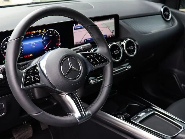 Mercedes-Benz B 200 Progressive Sedan