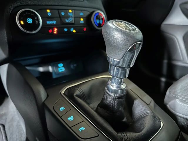 Ford Focus Cool & Connect