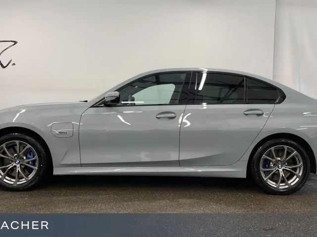 BMW 330 330e M-Sport Sedan xDrive