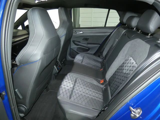 Volkswagen Golf 1.5 eTSI DSG R-Line