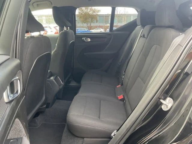 Volvo XC40 Core Momentum