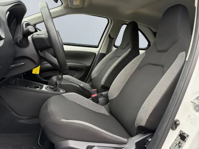 Toyota Aygo X Hatchback Play X-play