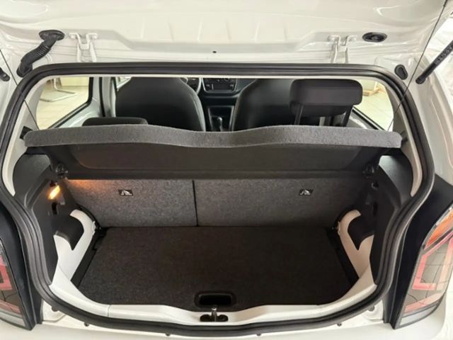 Volkswagen up! Move Move up!