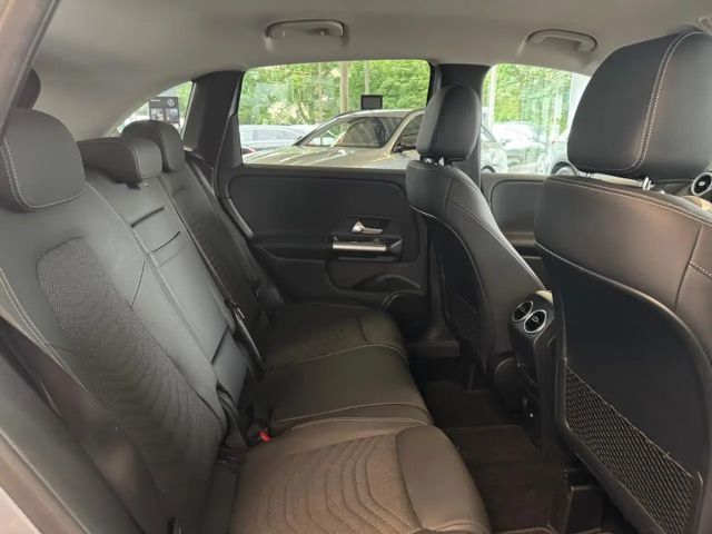 Mercedes-Benz B 220 B 220 d Progressive