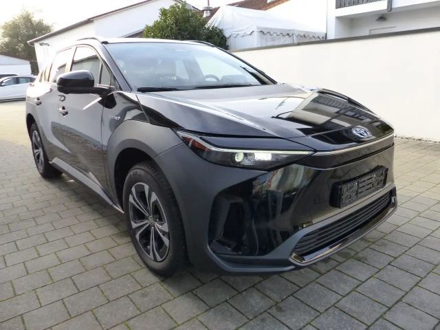 Toyota bZ4X AHK Navi SHZ el.Heckkl.LED Schnell-Ladefunk