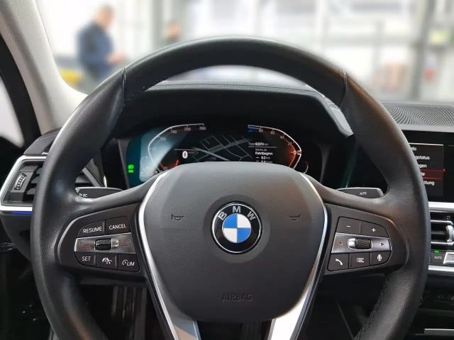 BMW 320 320d Luxury Line Sedan xDrive