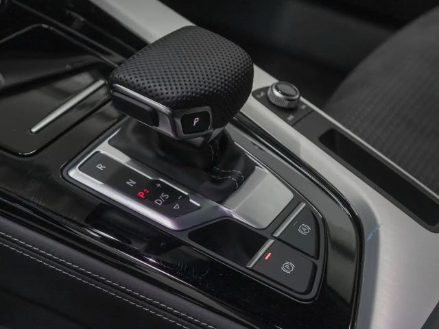 Audi A4 40 TFSI Quattro S-Line
