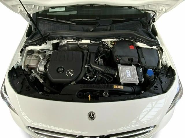 Mercedes-Benz B 180 Sedan