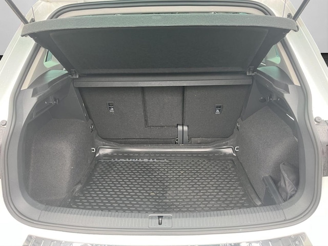 Volkswagen Tiguan Tiguan Active 1,5 TSI 6-Gang | ACC | AirStop-Ganzjahresreifen auf 18" | Ambientebeleuchtung | Anschl