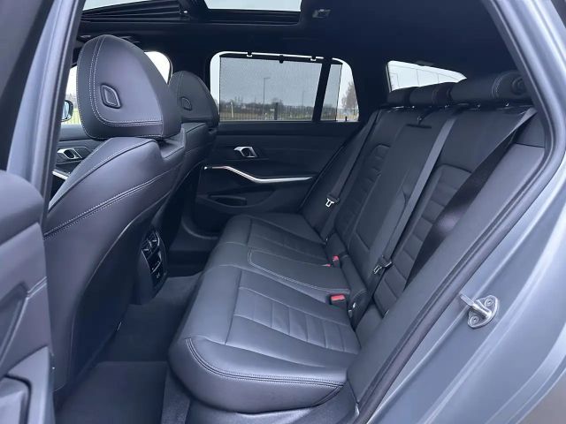 BMW 320 320d M-Sport Touring xDrive