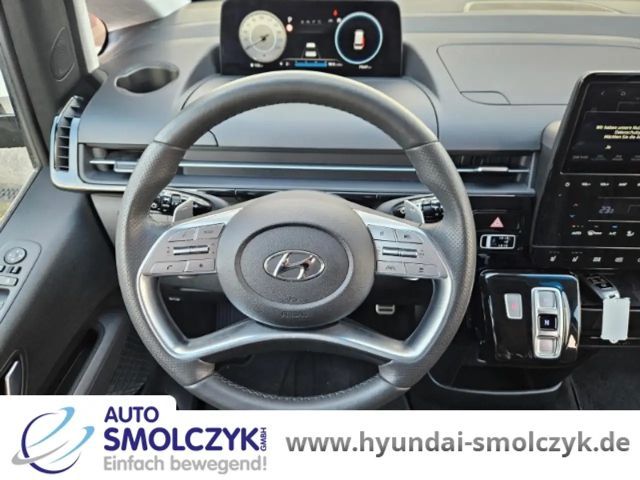 Hyundai Staria Signature