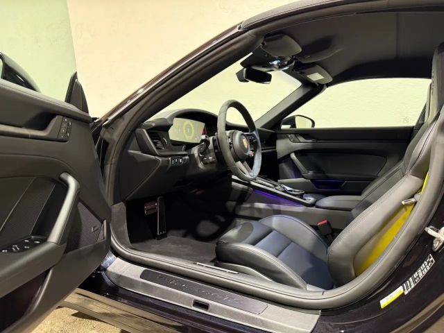 Porsche 992 4 Cabrio GTS Targa