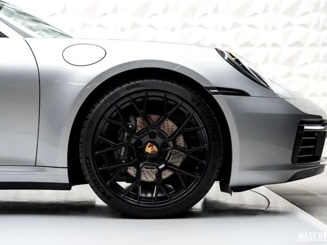 Porsche 992 4 Cabrio Targa