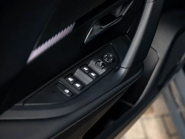 Peugeot 2008 136 PK | Navi | Keyless | Apple Carplay | Parke...