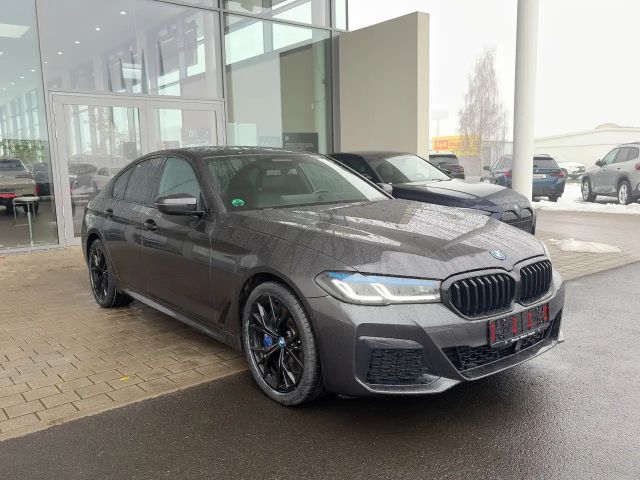 BMW 545 545e M-Sport Sedan xDrive