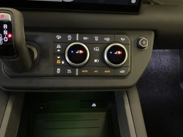 Land Rover Defender 110 AWD D300