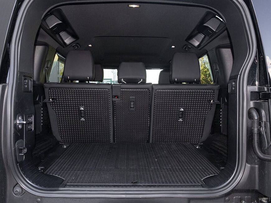 Land Rover Defender 110 Dynamic SE