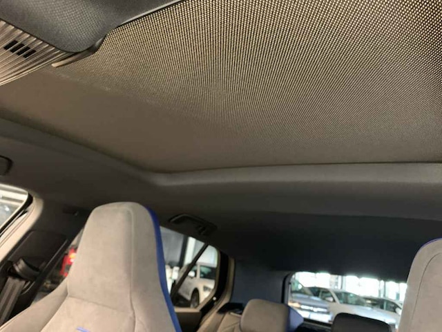 Volkswagen Golf Golf R BLACK AKRAPO*270*PANO*AHK*DCC*360