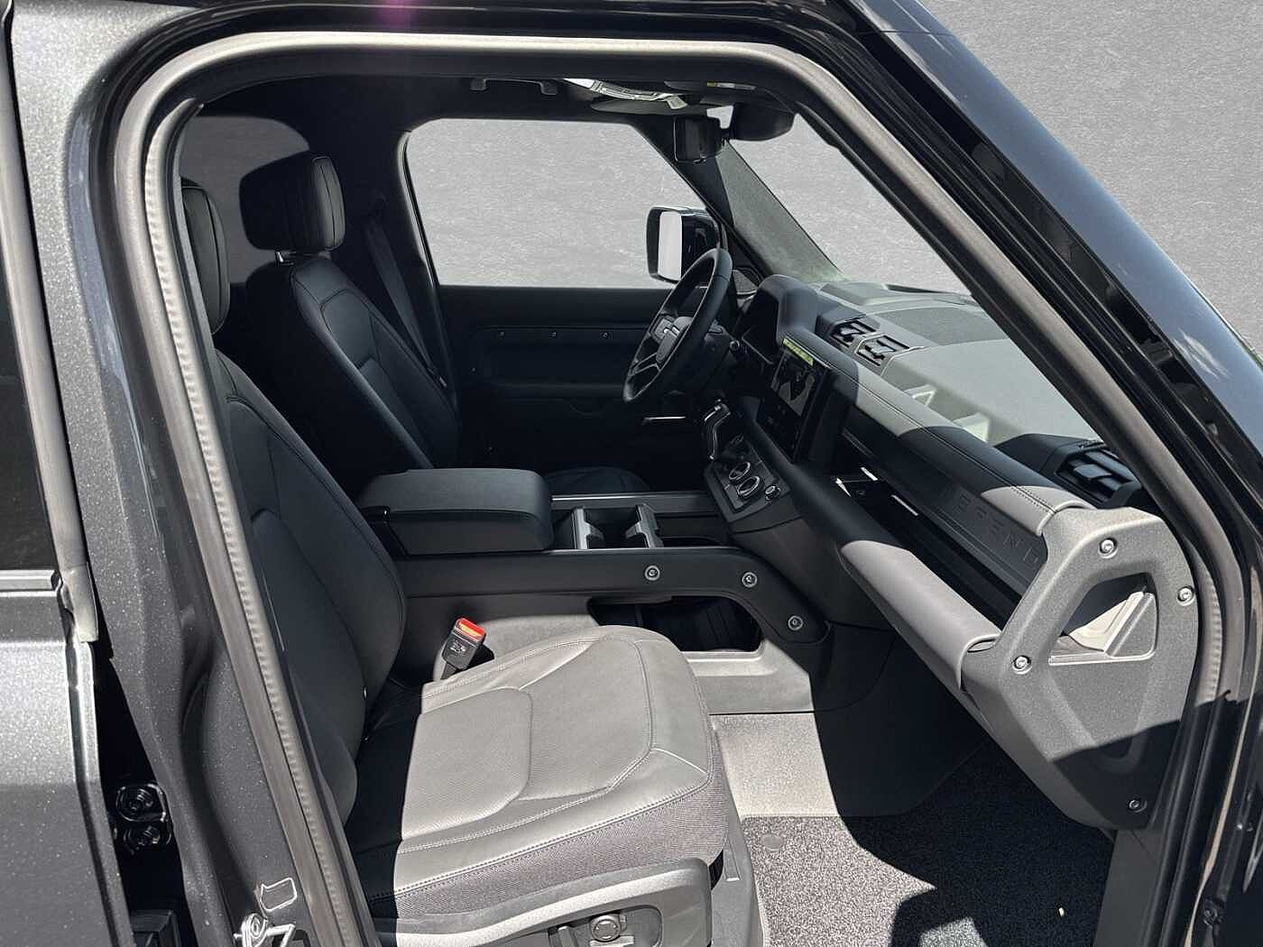 Land Rover Defender 110