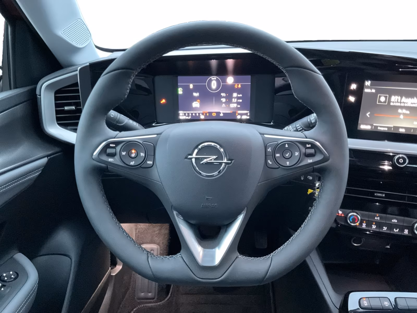 Opel Mokka business+