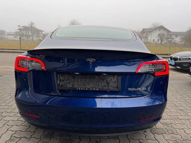 Tesla Model 3 AWD Performance
