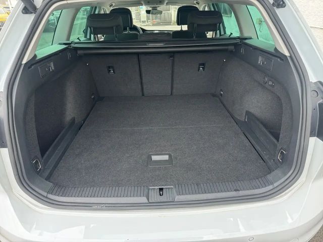 Volkswagen Passat 2.0 TSI Business DSG Variant